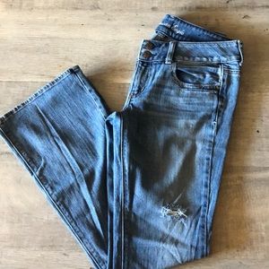 Size 6 Artist style American Eagle Jeans